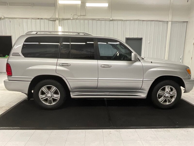 2006 Lexus LX 470 Sport Utility 4X4 / 3RD ROW SEAT / DVD & Navi  / Leather & Heated Seats / Sunroof / Backup Camera / RUST FREE / TIMING BELT DONE - Photo 4 - Gladstone, OR 97027