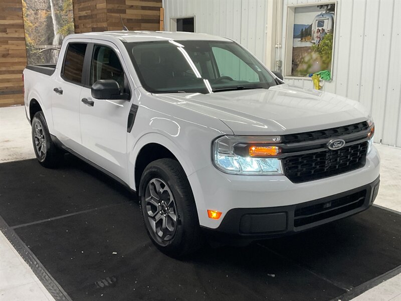 2022 Ford Maverick XLT  / BRAND NEW CONDITION / ONLY 1,300 MILES - Photo 2 - Gladstone, OR 97027