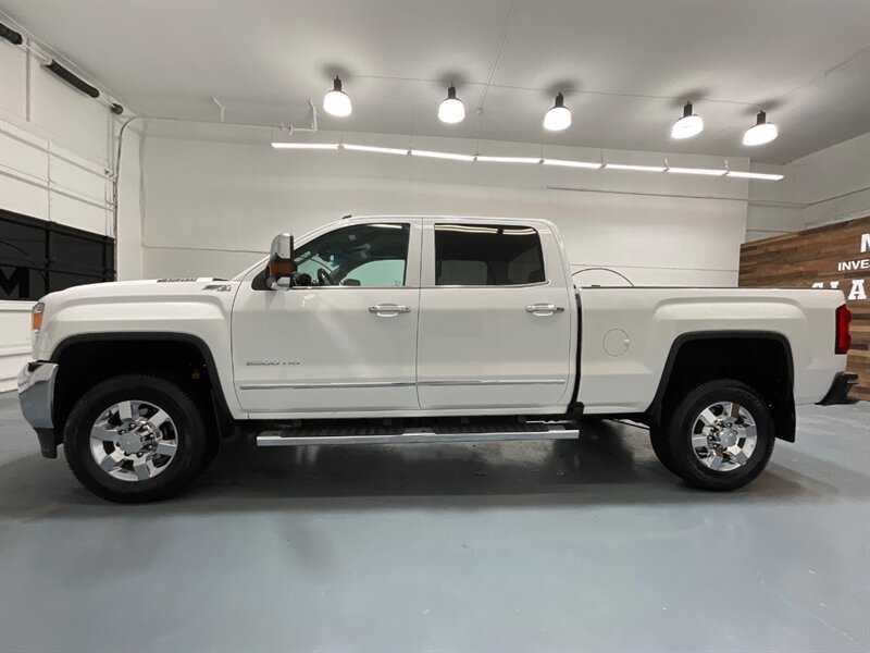 2019 GMC Sierra 2500HD SLT Crew Cab 4X4 / 6.6L Duramax Diesel / Leather  / Heated & Cooled leather seats / Backup Camera / ZERO RUST - Photo 3 - Gladstone, OR 97027