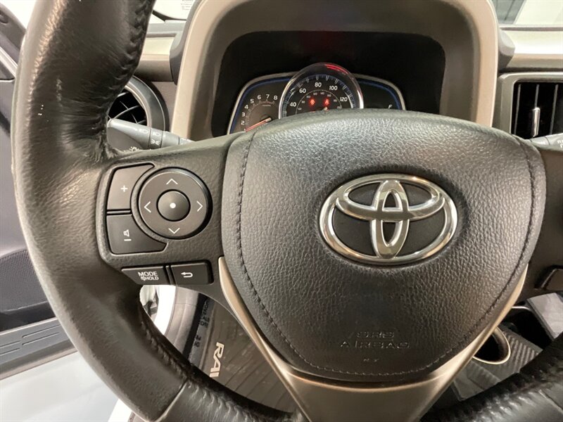 2013 Toyota RAV4 Limited AWD / Leather / Sunroof / Blind Spot Alert  / LOCAL w. ZERO RUST - Photo 48 - Gladstone, OR 97027