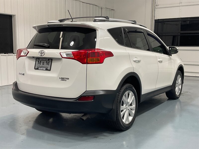 2013 Toyota RAV4 Limited AWD / Leather / Sunroof / Blind Spot Alert  / LOCAL w. ZERO RUST - Photo 7 - Gladstone, OR 97027