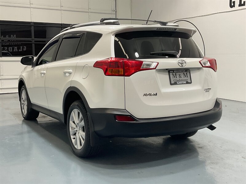 2013 Toyota RAV4 Limited AWD / Leather / Sunroof / Blind Spot Alert  / LOCAL w. ZERO RUST - Photo 8 - Gladstone, OR 97027