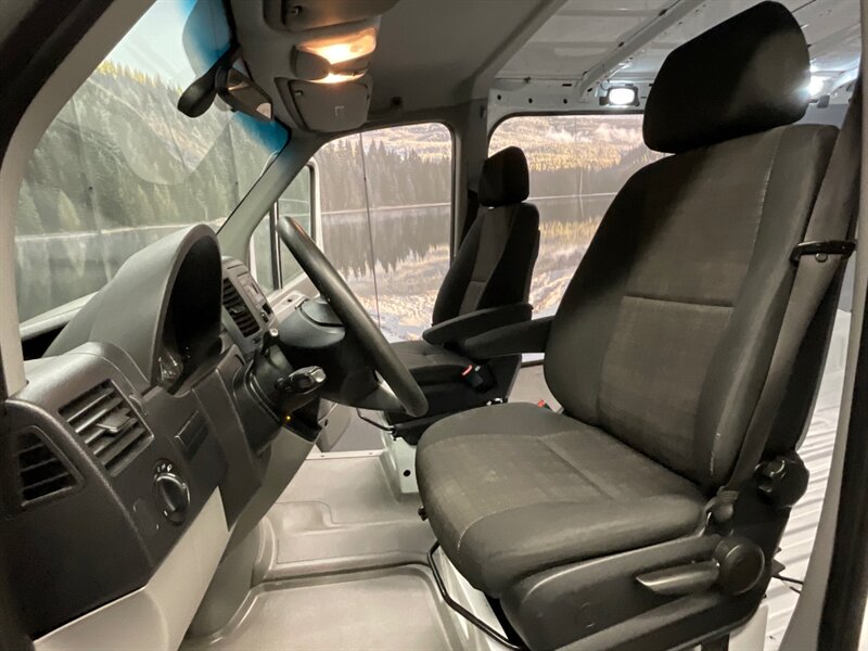 2016 Mercedes-Benz Sprinter 2500 CARGO VAN / 2.1L 4Cyl DIESEL / 1-OWNER/ CLEAN  1-OWNER LOCAL / STANDARD ROOF/ BRAND NEW TIRES / 92,000 MILES - Photo 17 - Gladstone, OR 97027