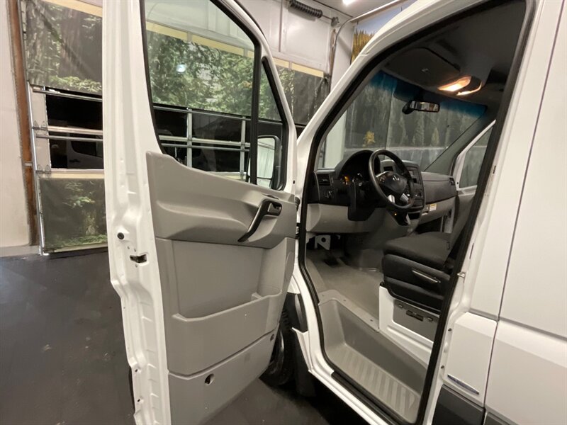 2016 Mercedes-Benz Sprinter 2500 CARGO VAN / 2.1L 4Cyl DIESEL / 1-OWNER/ CLEAN  1-OWNER LOCAL / STANDARD ROOF/ BRAND NEW TIRES / 92,000 MILES - Photo 39 - Gladstone, OR 97027