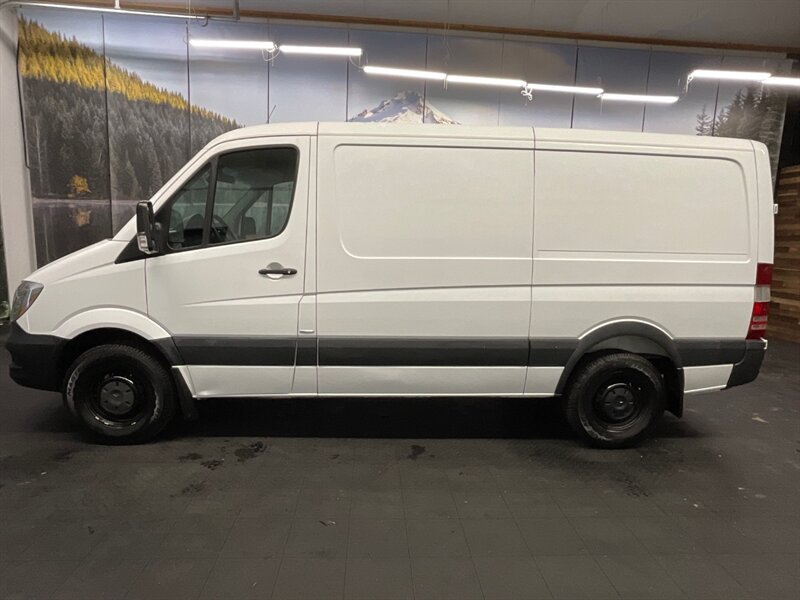 2016 Mercedes-Benz Sprinter 2500 CARGO VAN / 2.1L 4Cyl DIESEL / 1-OWNER/ CLEAN  1-OWNER LOCAL / STANDARD ROOF/ BRAND NEW TIRES / 92,000 MILES - Photo 3 - Gladstone, OR 97027