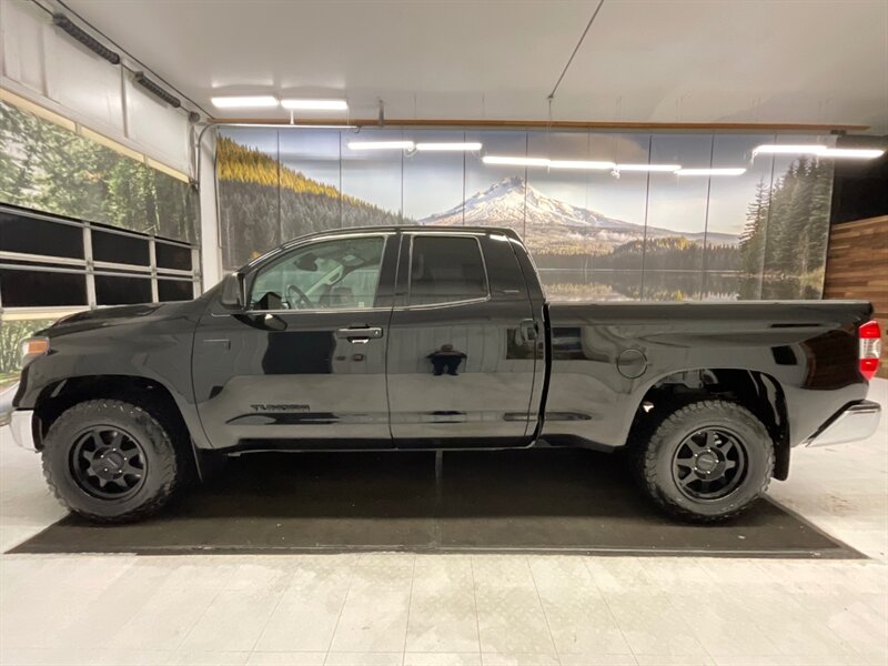 2021 Toyota Tundra SR5 4X4 / 5.7L V8 / LOCAL TRUCK / 26,000 MILES  / Backup Camera / Trailer brake controller / Blind Spot alert - Photo 3 - Gladstone, OR 97027