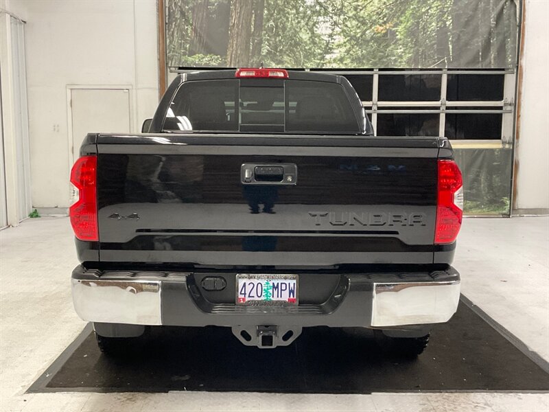 2021 Toyota Tundra SR5 4X4 / 5.7L V8 / LOCAL TRUCK / 26,000 MILES  / Backup Camera / Trailer brake controller / Blind Spot alert - Photo 6 - Gladstone, OR 97027