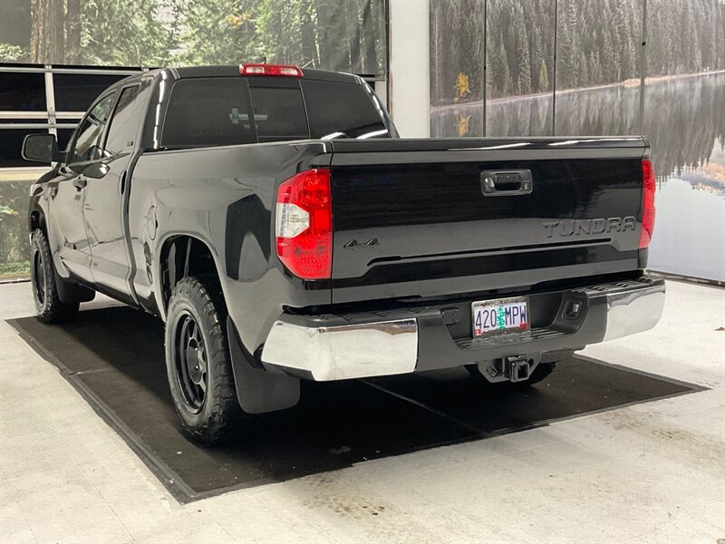 2021 Toyota Tundra SR5 4X4 / 5.7L V8 / LOCAL TRUCK / 26,000 MILES  / Backup Camera / Trailer brake controller / Blind Spot alert - Photo 7 - Gladstone, OR 97027