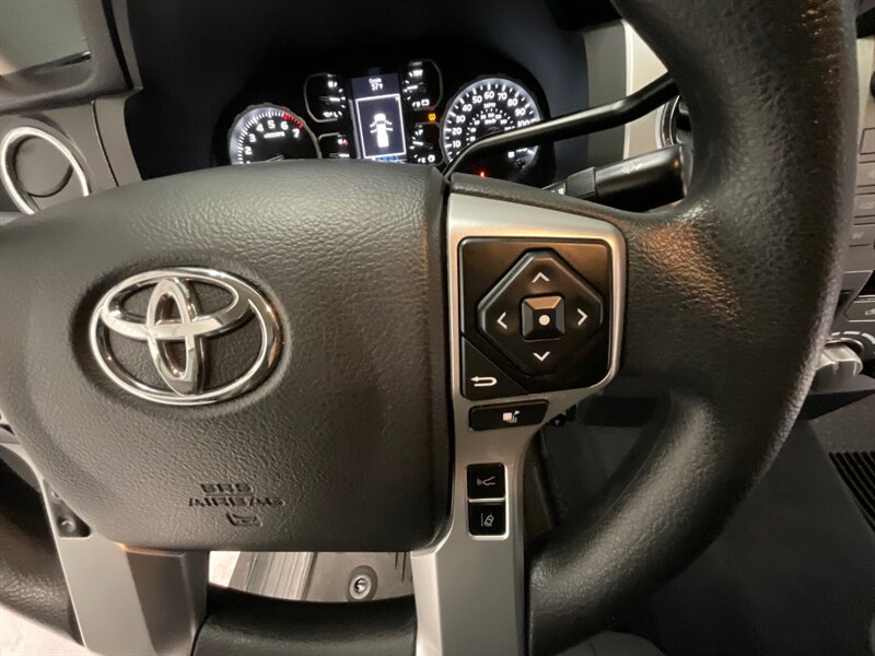 2021 Toyota Tundra SR5 4X4 / 5.7L V8 / LOCAL TRUCK / 26,000 MILES  / Backup Camera / Trailer brake controller / Blind Spot alert - Photo 20 - Gladstone, OR 97027