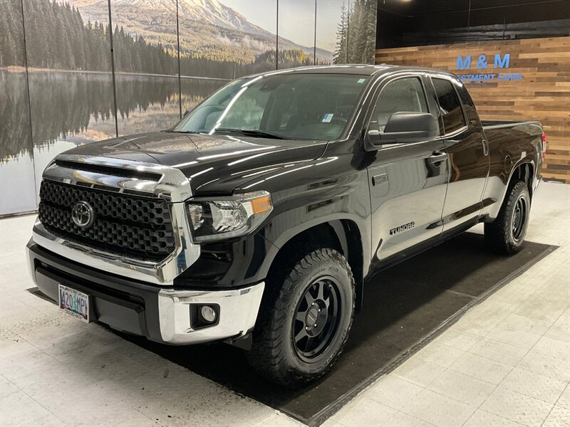 2021 Toyota Tundra SR5 4X4 / 5.7L V8 / LOCAL TRUCK / 26,000 MILES  / Backup Camera / Trailer brake controller / Blind Spot alert - Photo 25 - Gladstone, OR 97027