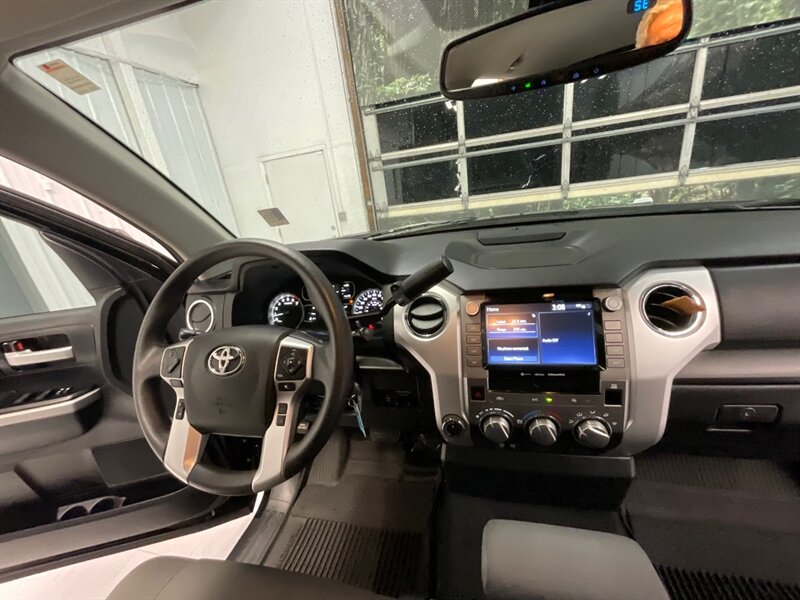 2021 Toyota Tundra SR5 4X4 / 5.7L V8 / LOCAL TRUCK / 26,000 MILES  / Backup Camera / Trailer brake controller / Blind Spot alert - Photo 18 - Gladstone, OR 97027