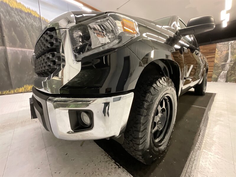 2021 Toyota Tundra SR5 4X4 / 5.7L V8 / LOCAL TRUCK / 26,000 MILES  / Backup Camera / Trailer brake controller / Blind Spot alert - Photo 27 - Gladstone, OR 97027