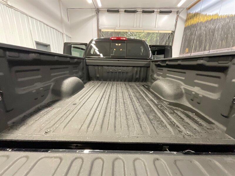 2021 Toyota Tundra SR5 4X4 / 5.7L V8 / LOCAL TRUCK / 26,000 MILES  / Backup Camera / Trailer brake controller / Blind Spot alert - Photo 22 - Gladstone, OR 97027