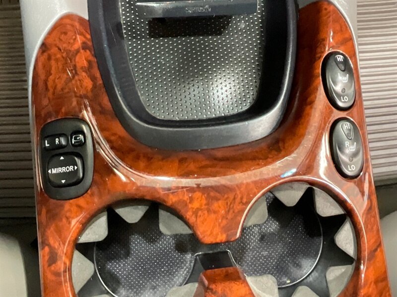 2007 Toyota Sequoia Limited Sport Utility 4X4 / 4.7l V8 / 1-OWNER / ZERO RUST / Leather Heated Seats / Navigation / GREAT SERVICE RECORDS / TIMING BELT SERVICE DONE - Photo 18 - Gladstone, OR 97027