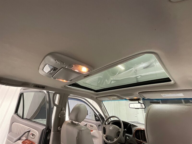 2007 Toyota Sequoia Limited Sport Utility 4X4 / 4.7l V8 / 1-OWNER / ZERO RUST / Leather Heated Seats / Navigation / GREAT SERVICE RECORDS / TIMING BELT SERVICE DONE - Photo 37 - Gladstone, OR 97027