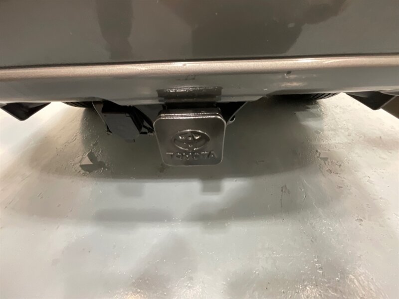 2007 Toyota Sequoia Limited Sport Utility 4X4 / 4.7l V8 / 1-OWNER / ZERO RUST / Leather Heated Seats / Navigation / GREAT SERVICE RECORDS / TIMING BELT SERVICE DONE - Photo 22 - Gladstone, OR 97027