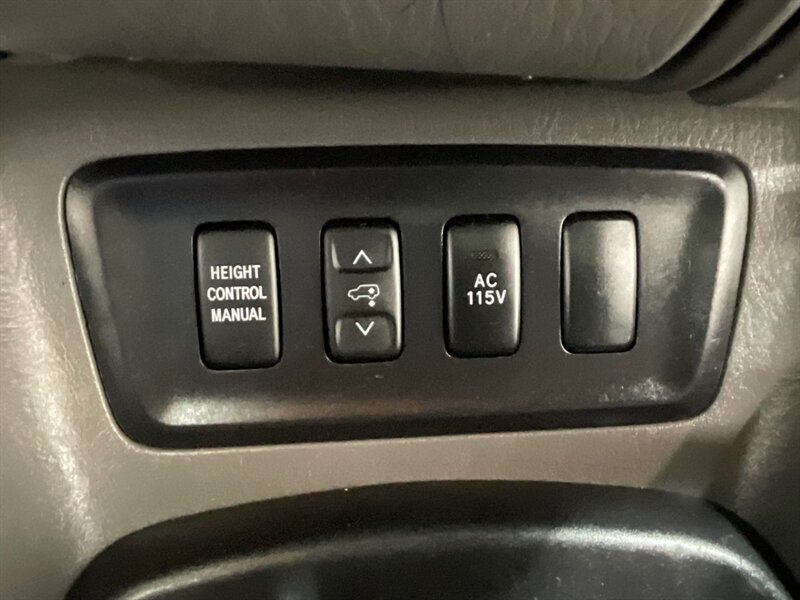 2007 Toyota Sequoia Limited Sport Utility 4X4 / 4.7l V8 / 1-OWNER / ZERO RUST / Leather Heated Seats / Navigation / GREAT SERVICE RECORDS / TIMING BELT SERVICE DONE - Photo 19 - Gladstone, OR 97027