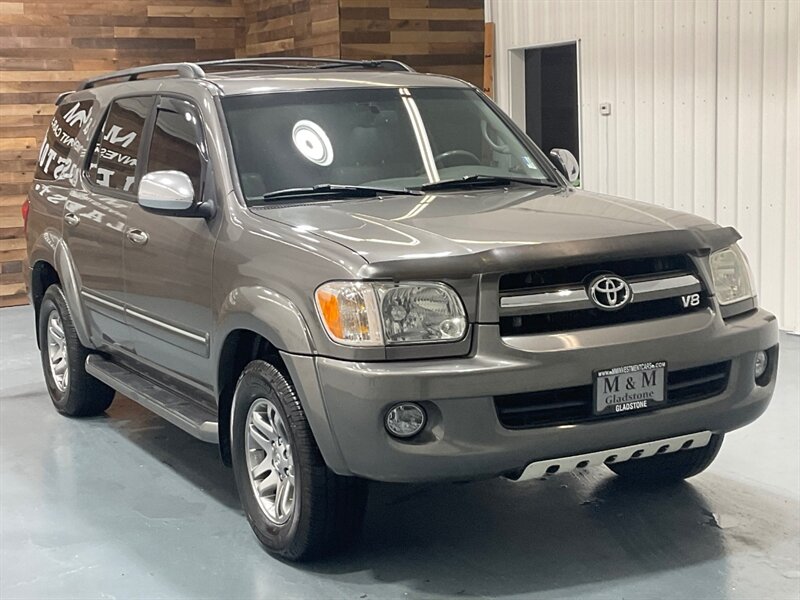 2007 Toyota Sequoia Limited Sport Utility 4X4 / 4.7l V8 / 1-OWNER / ZERO RUST / Leather Heated Seats / Navigation / GREAT SERVICE RECORDS / TIMING BELT SERVICE DONE - Photo 2 - Gladstone, OR 97027
