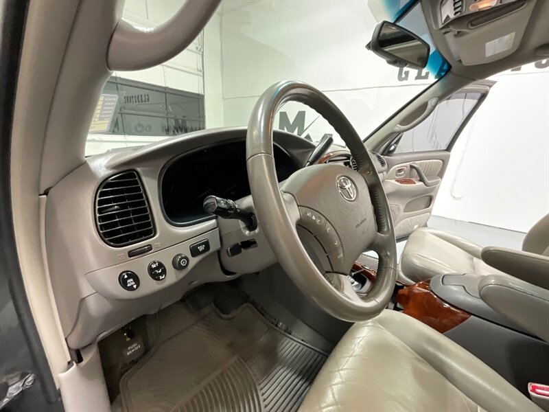 2007 Toyota Sequoia Limited Sport Utility 4X4 / 4.7l V8 / 1-OWNER / ZERO RUST / Leather Heated Seats / Navigation / GREAT SERVICE RECORDS / TIMING BELT SERVICE DONE - Photo 35 - Gladstone, OR 97027