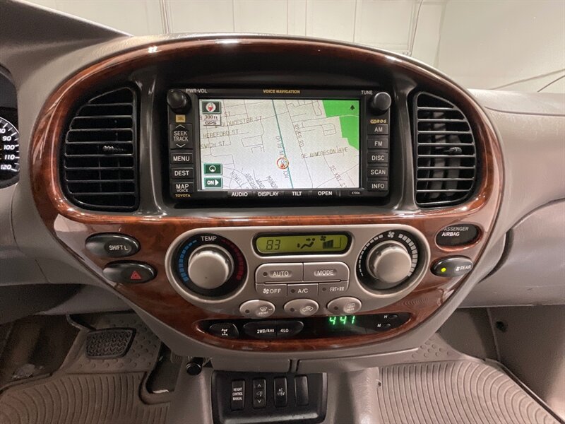 2007 Toyota Sequoia Limited Sport Utility 4X4 / 4.7l V8 / 1-OWNER / ZERO RUST / Leather Heated Seats / Navigation / GREAT SERVICE RECORDS / TIMING BELT SERVICE DONE - Photo 17 - Gladstone, OR 97027