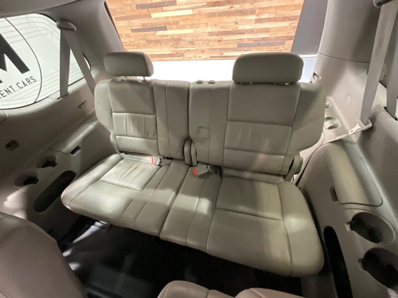 2007 Toyota Sequoia Limited Sport Utility 4X4 / 4.7l V8 / 1-OWNER / ZERO RUST / Leather Heated Seats / Navigation / GREAT SERVICE RECORDS / TIMING BELT SERVICE DONE - Photo 11 - Gladstone, OR 97027