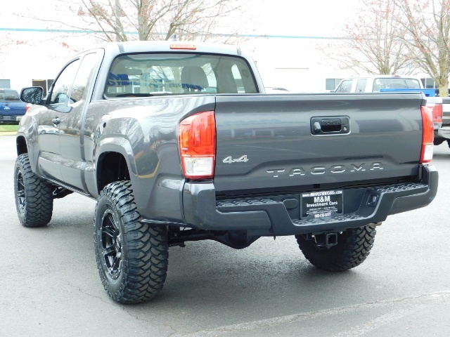 2017 Toyota Tacoma SR / 4X4 / 5-SPEED MANUAL / LIFTED LIFTED   - Photo 9 - Portland, OR 97217