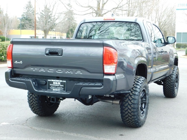 2017 Toyota Tacoma SR / 4X4 / 5-SPEED MANUAL / LIFTED LIFTED   - Photo 10 - Portland, OR 97217