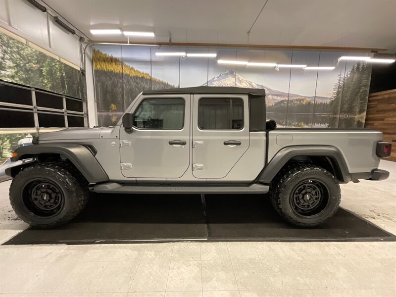 2020 Jeep Gladiator Sport  / Sharp & Clean - Photo 3 - Gladstone, OR 97027