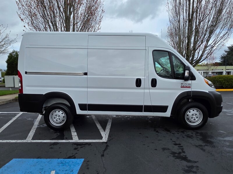 2021 RAM ProMaster 1500 HIGH ROOF 136WB / LOW 44K Miles / 1-OWNER  / 136 " WHEEL BASE / IMMACULATE !! - Photo 4 - Portland, OR 97217