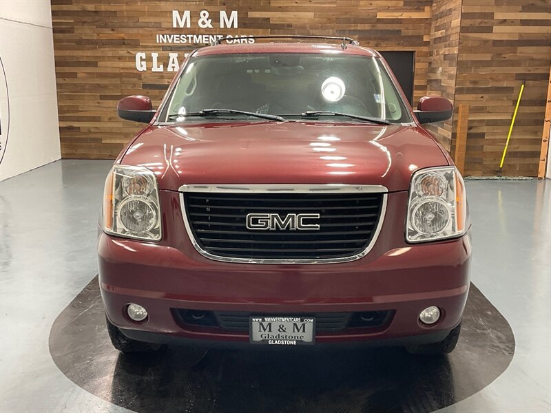 2008 GMC Yukon SLT 4X4 / 5.3L V8 / 3RD SEAT / NEW TIRES  / Leather & Heated Seats - Photo 6 - Gladstone, OR 97027