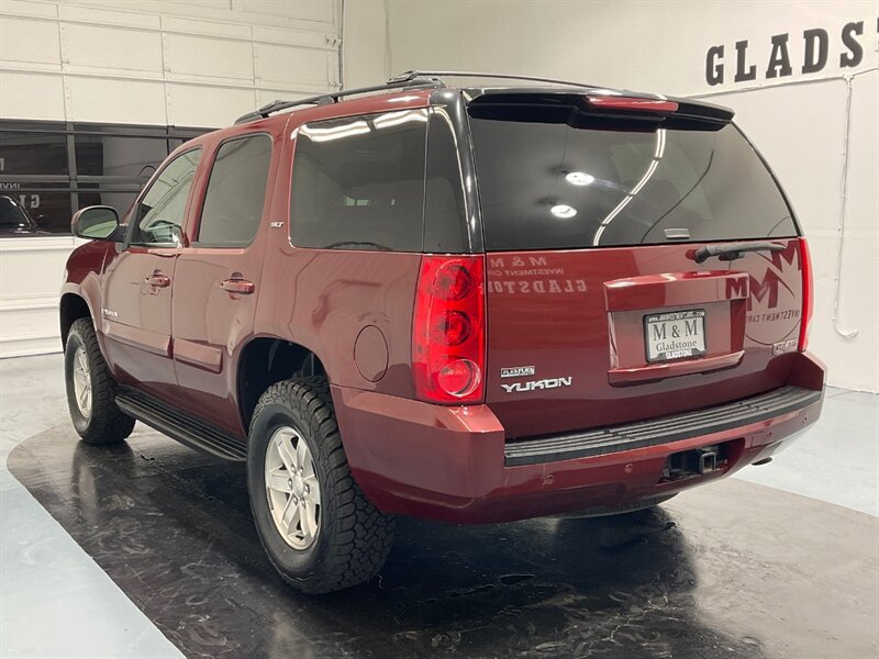 2008 GMC Yukon SLT 4X4 / 5.3L V8 / 3RD SEAT / NEW TIRES  / Leather & Heated Seats - Photo 8 - Gladstone, OR 97027