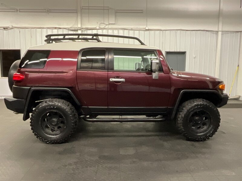 2007 Toyota FJ Cruiser 4dr SUV 4X4 / Navi/ 1-OWNER / LIFTED / 65,000 MILE  LIFTED w/ BRAND NEW WHEELS & TIRES / CUSTOM BUILT / 65,000 MILES - Photo 4 - Gladstone, OR 97027