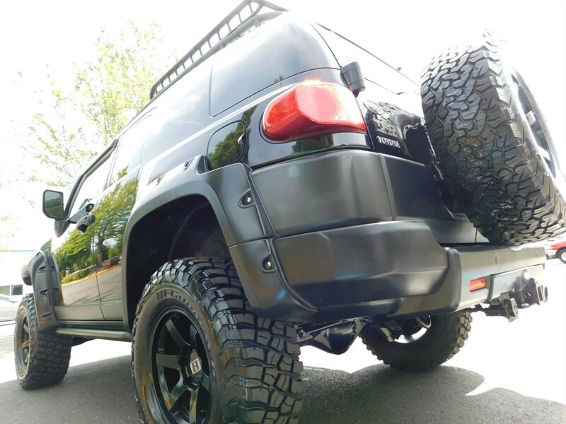 2007 Toyota FJ Cruiser SR5 4Dr / 4x4 / Rear Diff Locks / 33 " MUD / LIFTED   - Photo 12 - Portland, OR 97217