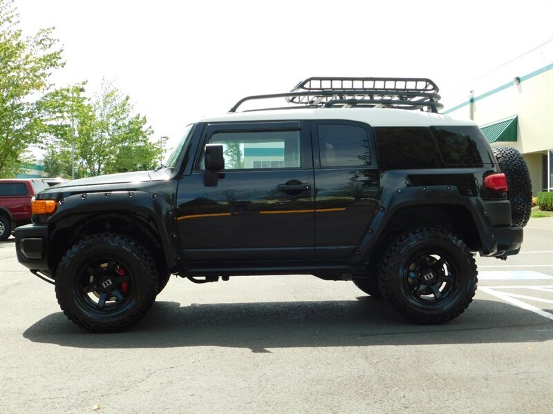 2007 Toyota FJ Cruiser SR5 4Dr / 4x4 / Rear Diff Locks / 33 " MUD / LIFTED   - Photo 3 - Portland, OR 97217