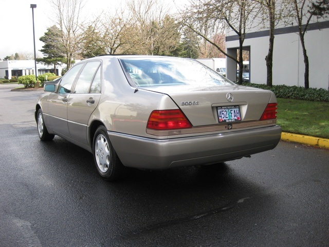 1993 Mercedes-Benz 300SE   - Photo 3 - Portland, OR 97217