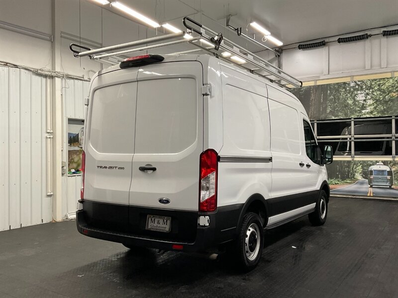 2020 Ford Transit CARGO VAN 250 / 3.5L V6 / 6,000 MILES  1-OWNER LOCAL VAN / LEATHER SEATS / SWB MEDIUM ROOF / ROOF RACK / CLEAN - Photo 8 - Gladstone, OR 97027