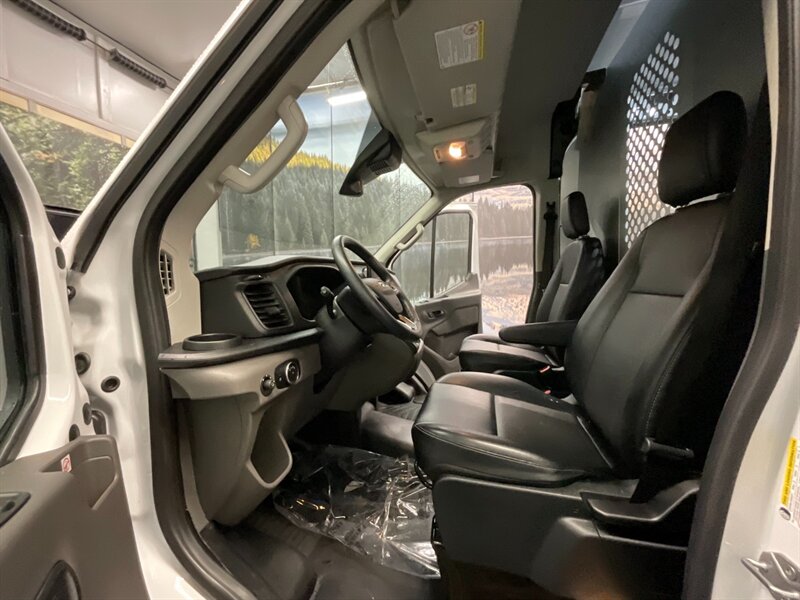 2020 Ford Transit CARGO VAN 250 / 3.5L V6 / 6,000 MILES  1-OWNER LOCAL VAN / LEATHER SEATS / SWB MEDIUM ROOF / ROOF RACK / CLEAN - Photo 18 - Gladstone, OR 97027