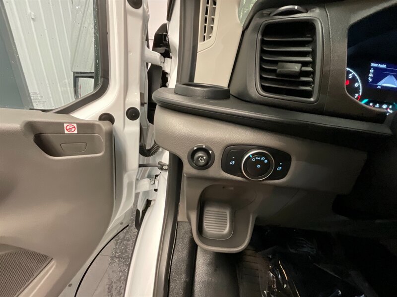 2020 Ford Transit CARGO VAN 250 / 3.5L V6 / 6,000 MILES  1-OWNER LOCAL VAN / LEATHER SEATS / SWB MEDIUM ROOF / ROOF RACK / CLEAN - Photo 29 - Gladstone, OR 97027