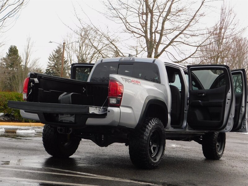 2019 Toyota Tacoma TRD Off-Road 4X4 / 6-SPEED / LIFTED / 22,000 MILES   - Photo 32 - Portland, OR 97217