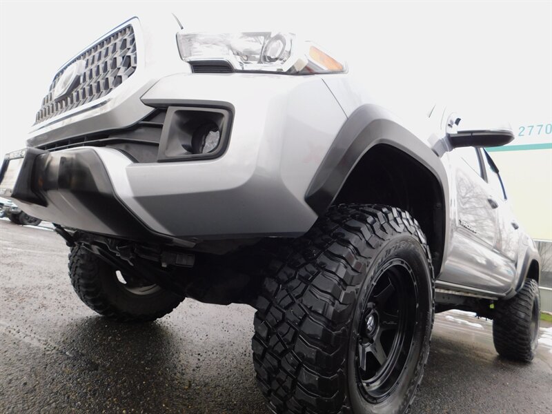 2019 Toyota Tacoma TRD Off-Road 4X4 / 6-SPEED / LIFTED / 22,000 MILES   - Photo 9 - Portland, OR 97217