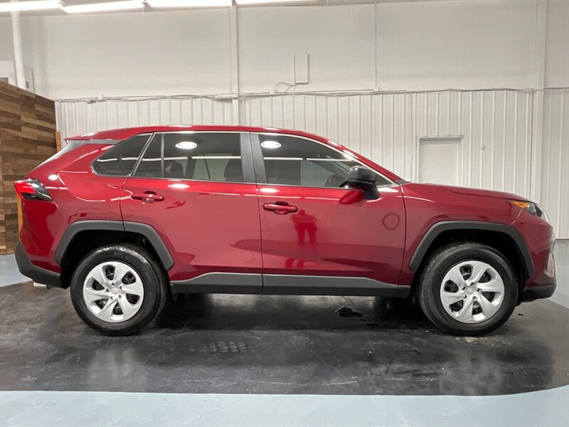 2022 Toyota RAV4 LE Sport Utility AWD / LOCAL SUV /  21,000 MILES  / Rear View Camera - Photo 4 - Gladstone, OR 97027