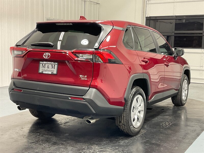 2022 Toyota RAV4 LE Sport Utility AWD / LOCAL SUV /  21,000 MILES  / Rear View Camera - Photo 7 - Gladstone, OR 97027