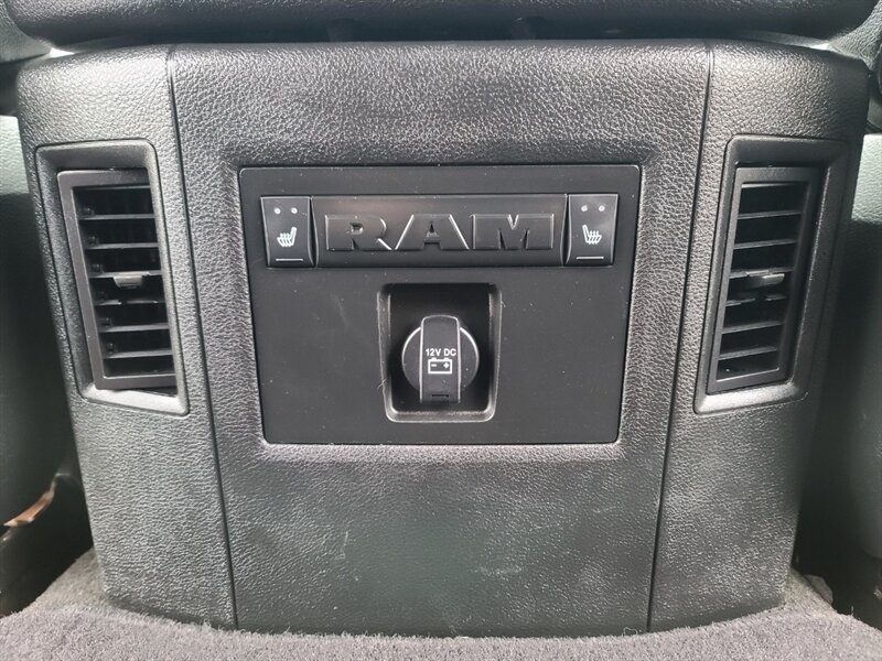 2018 RAM Ram Pickup 3500 Laramie  / 6.7L CUMMINS Turbo / Every Factory Upgrade / Ventilated Leather / LOCAL TRADE / LIKE NEW - Photo 44 - Portland, OR 97217