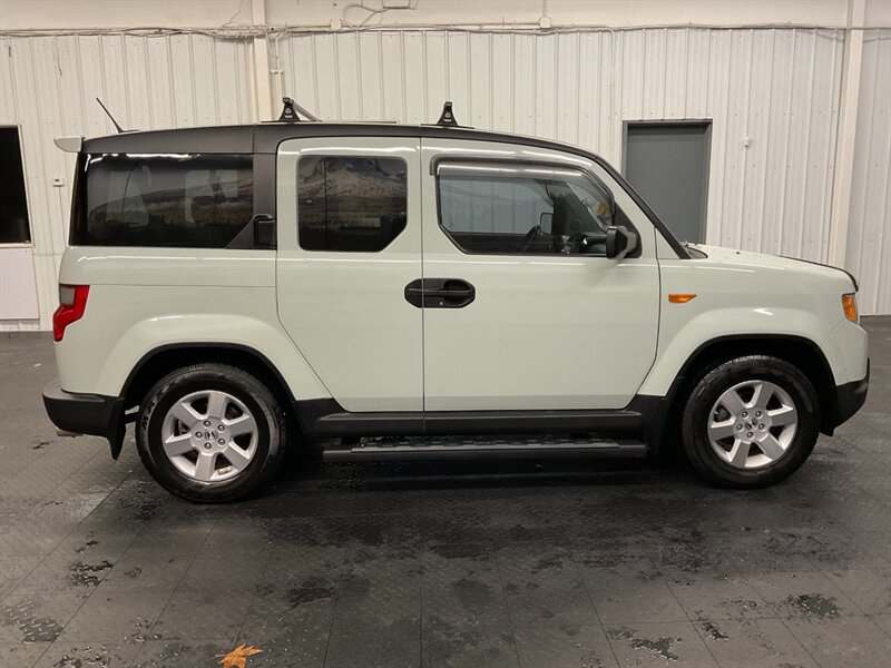 2011 Honda Element EX Sport Utility AWD / Roof rack /ONLY 82,000 MILE  Running board & Towing package / RUST FREE / SUPER CLEAN - Photo 4 - Gladstone, OR 97027