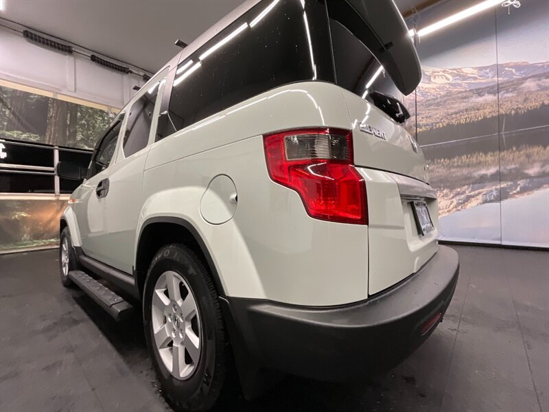 2011 Honda Element EX Sport Utility AWD / Roof rack /ONLY 82,000 MILE  Running board & Towing package / RUST FREE / SUPER CLEAN - Photo 12 - Gladstone, OR 97027