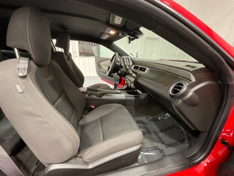 2015 Chevrolet Camaro LS 2dr Coupe / 3.6L V6 / 6-Speed / 65K Miles / LOCAL CAR - Photo 10 - Gladstone, OR 97027