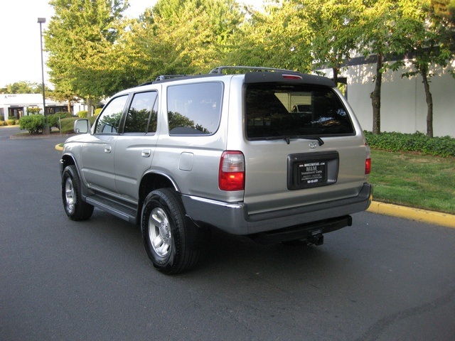 1999 Toyota 4Runner SR5/4WD/ Moonroof/ TRD Sport Pkg   - Photo 3 - Portland, OR 97217