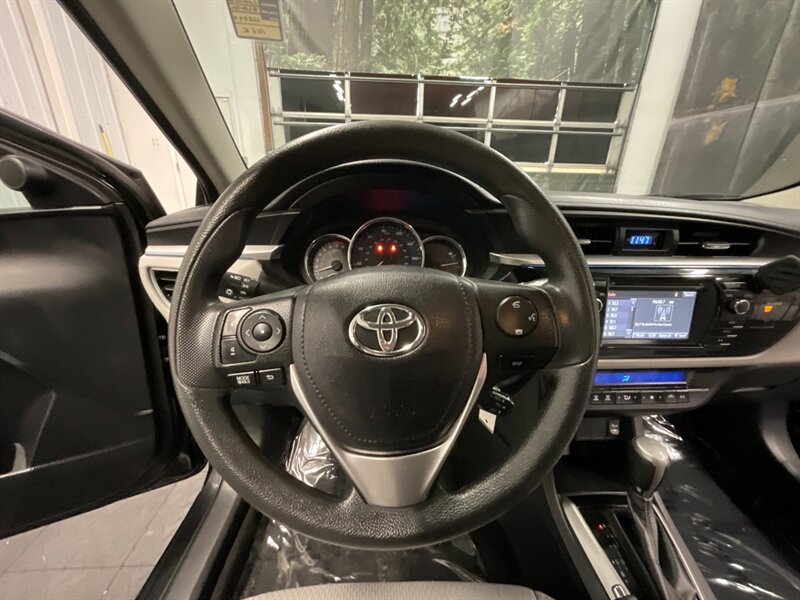 2014 Toyota Corolla LE Plus Sedan / Backup Camera / BRAND NEW TIRES   - Photo 27 - Gladstone, OR 97027