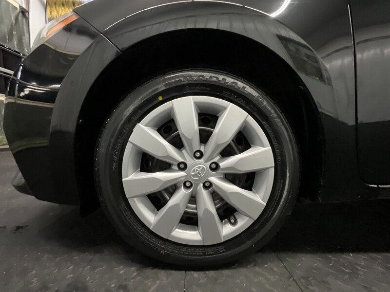 2014 Toyota Corolla LE Plus Sedan / Backup Camera / BRAND NEW TIRES   - Photo 23 - Gladstone, OR 97027