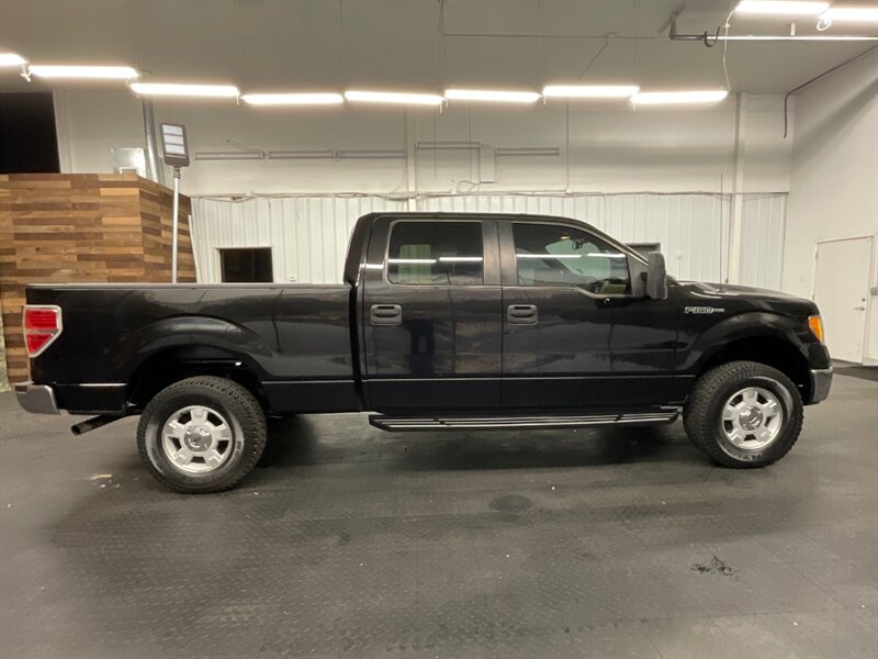 2011 Ford F-150 XLT Crew Cab 4X4 / 5.0L V8 / LONG BED / Excel Cond   - Photo 4 - Gladstone, OR 97027